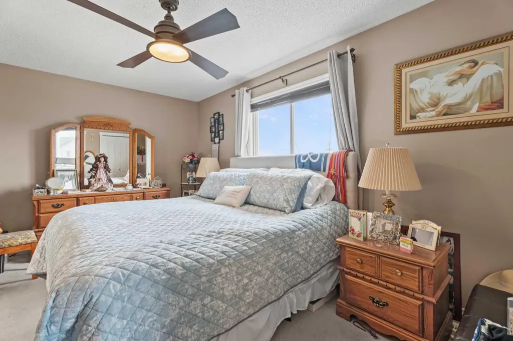 40 Cimarron Grove Drive Okotoks AB T1S 2H1