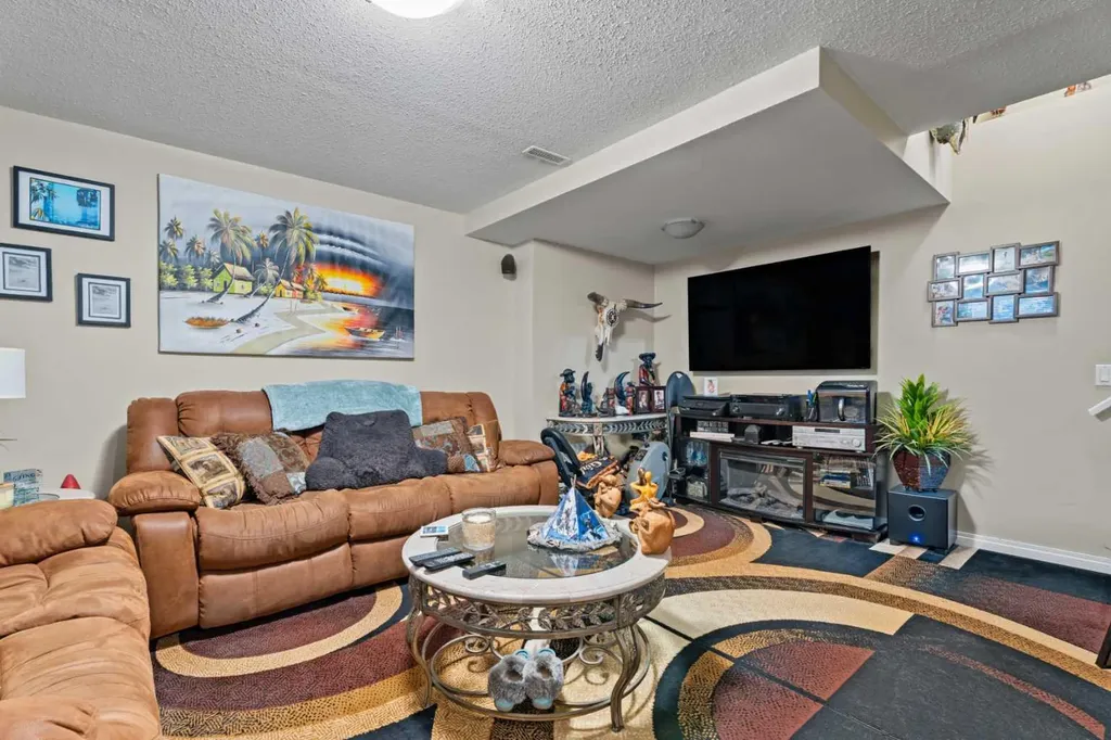 40 Cimarron Grove Drive Okotoks AB T1S 2H1
