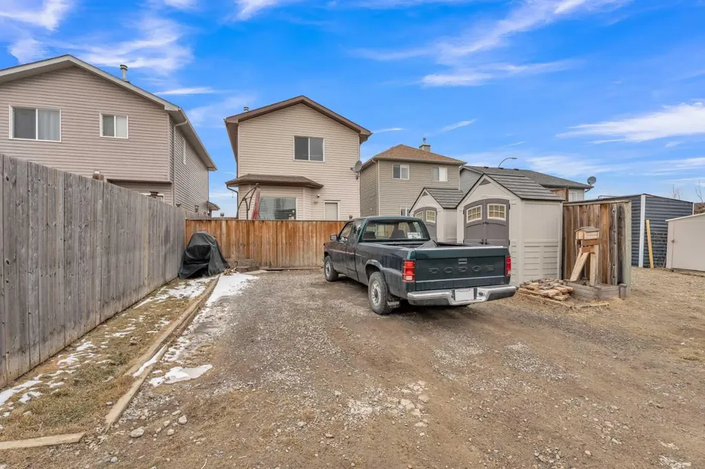 40 Cimarron Grove Drive Okotoks AB T1S 2H1