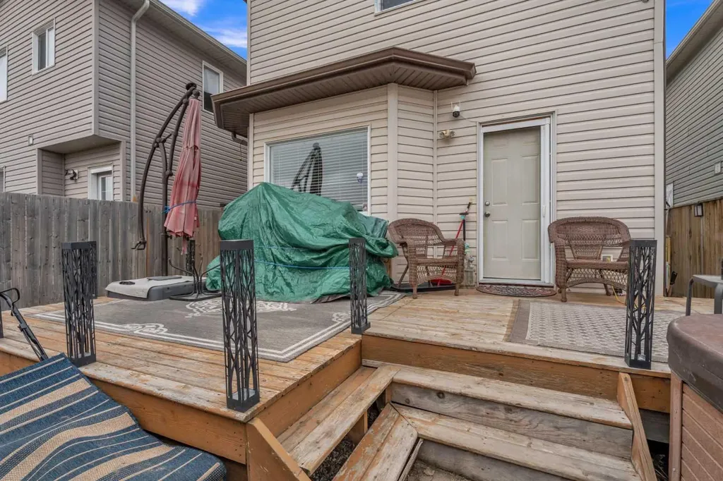 40 Cimarron Grove Drive Okotoks AB T1S 2H1
