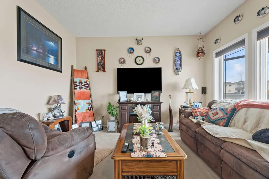 40 Cimarron Grove Drive Okotoks AB T1S 2H1