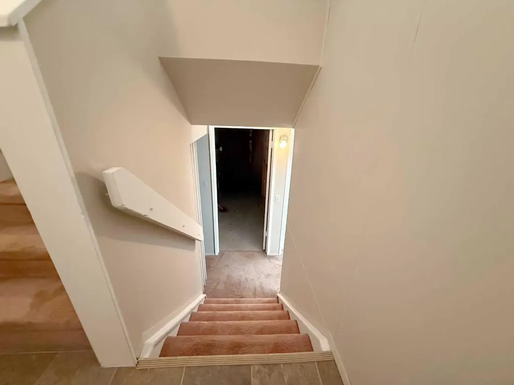 92 Queen Isabella Close SE Calgary AB T2J 3R1