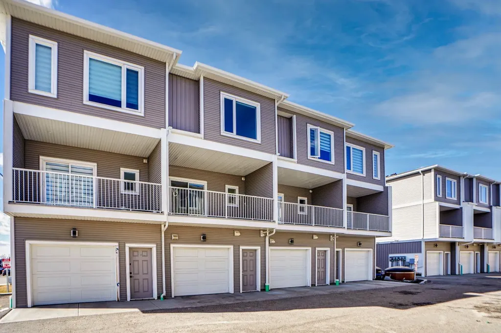 239 Saddlepeace Crescent NE Calgary AB T3J5S6
