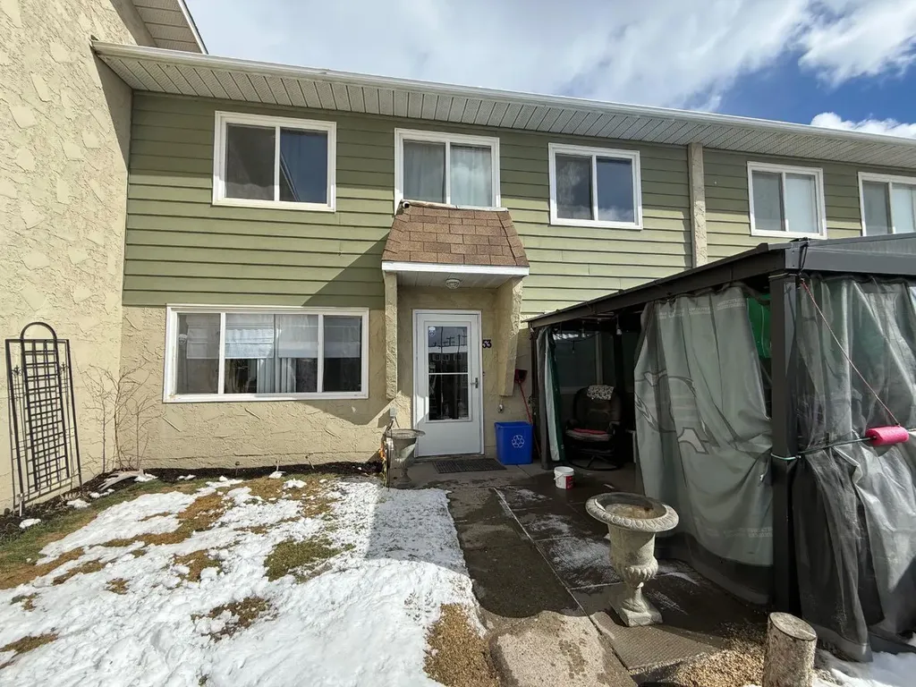 101 Mill Street Hinton AB T7V1T3