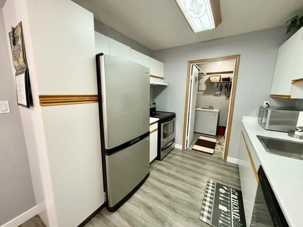 101 Mill Street Hinton AB T7V1T3