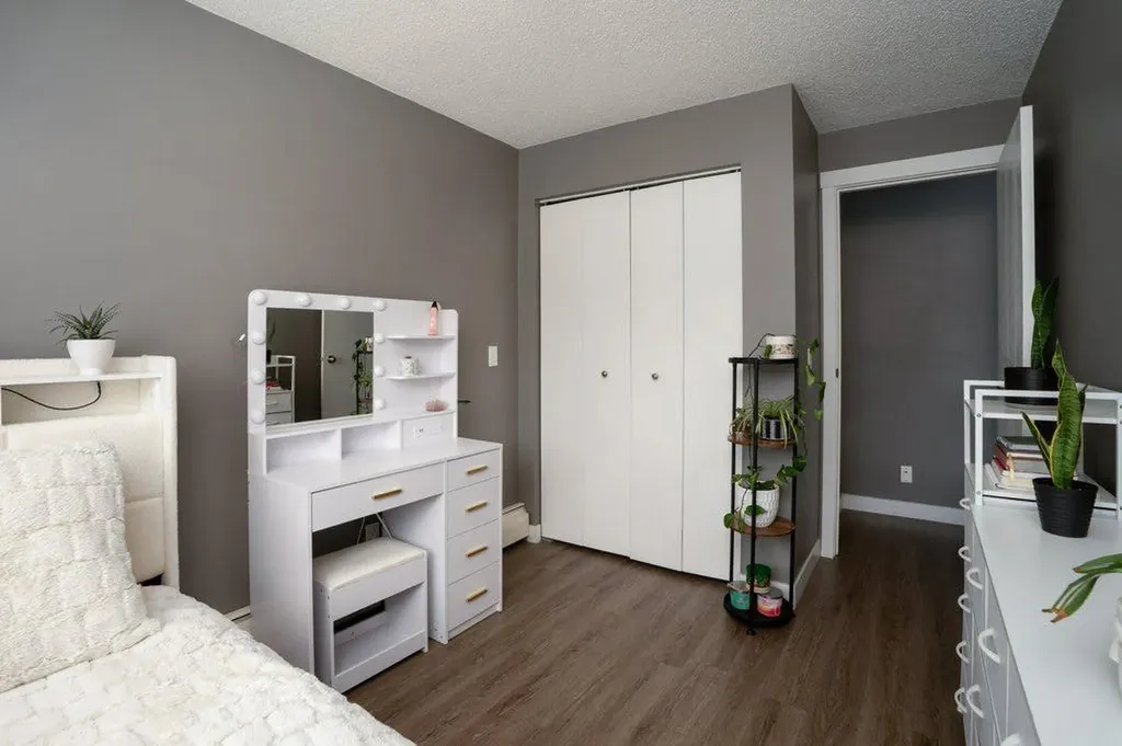 630 57 Avenue SW Calgary AB T2V 0H4