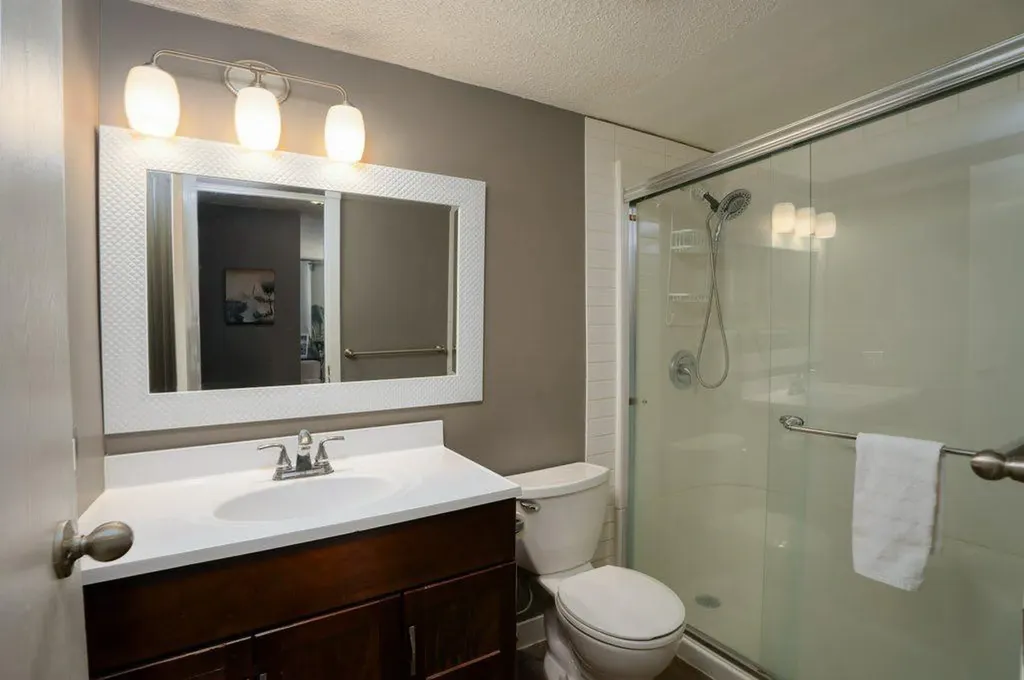 630 57 Avenue SW Calgary AB T2V 0H4