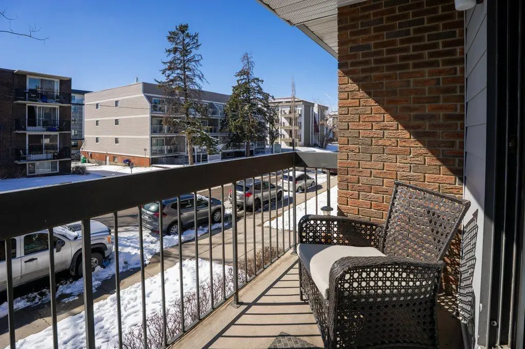 630 57 Avenue SW Calgary AB T2V 0H4