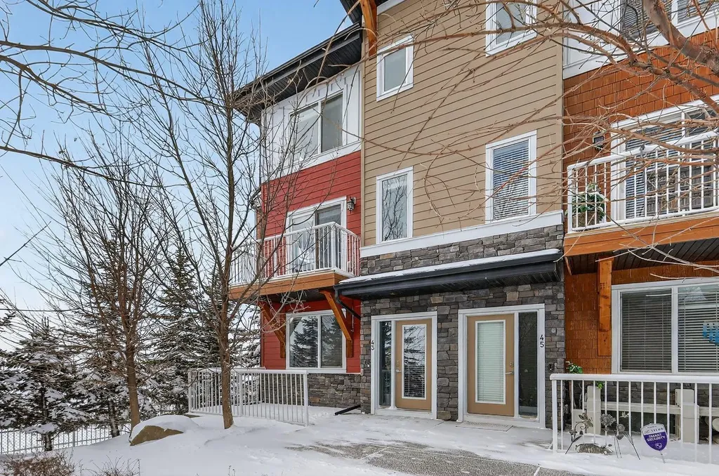 111 Rainbow Falls Gate Chestermere AB T1X 0Z5