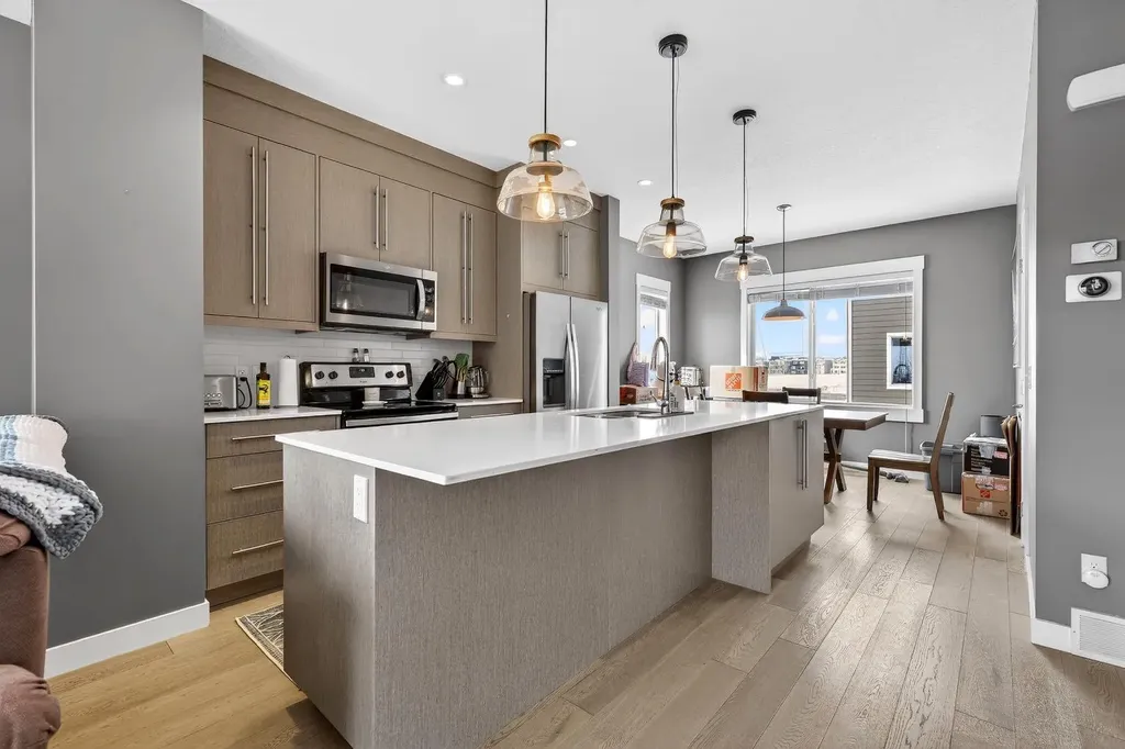 111 Rainbow Falls Gate Chestermere AB T1X 0Z5