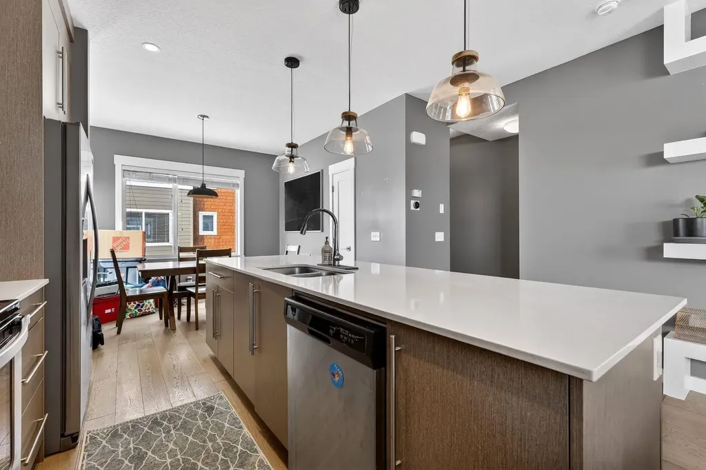 111 Rainbow Falls Gate Chestermere AB T1X 0Z5