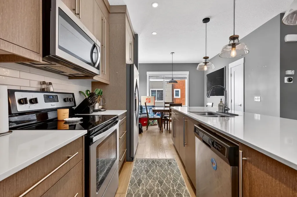 111 Rainbow Falls Gate Chestermere AB T1X 0Z5