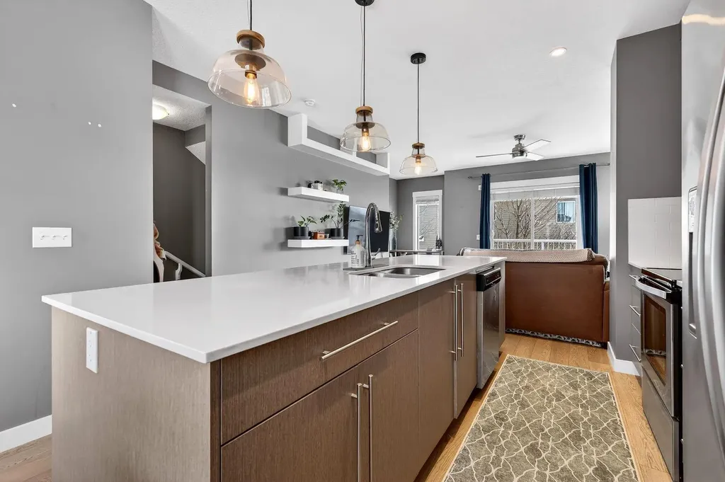 111 Rainbow Falls Gate Chestermere AB T1X 0Z5