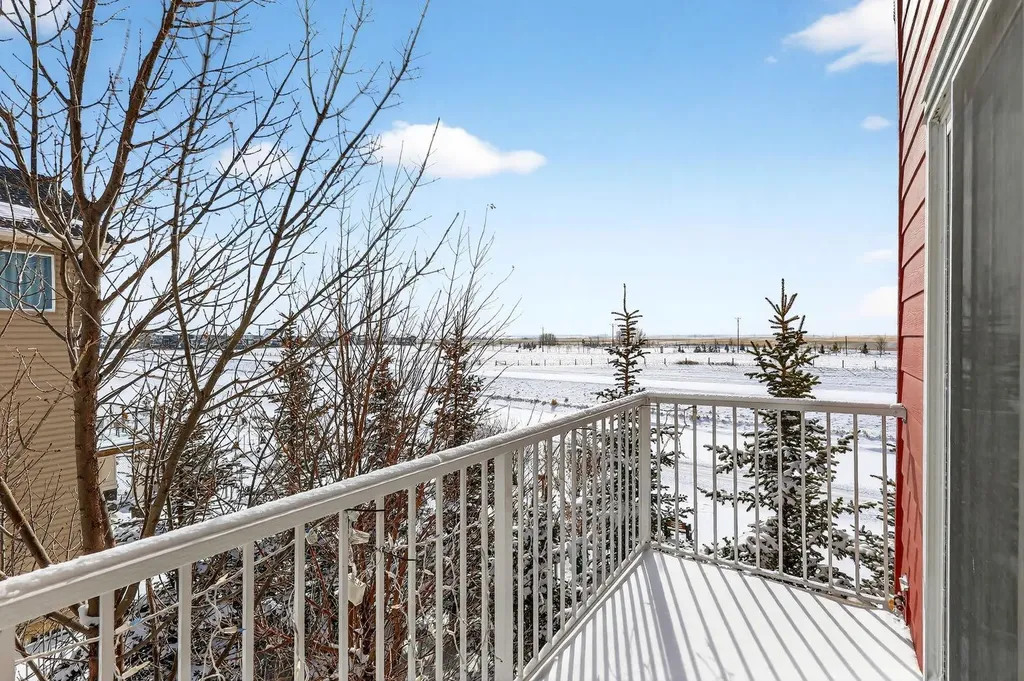 111 Rainbow Falls Gate Chestermere AB T1X 0Z5