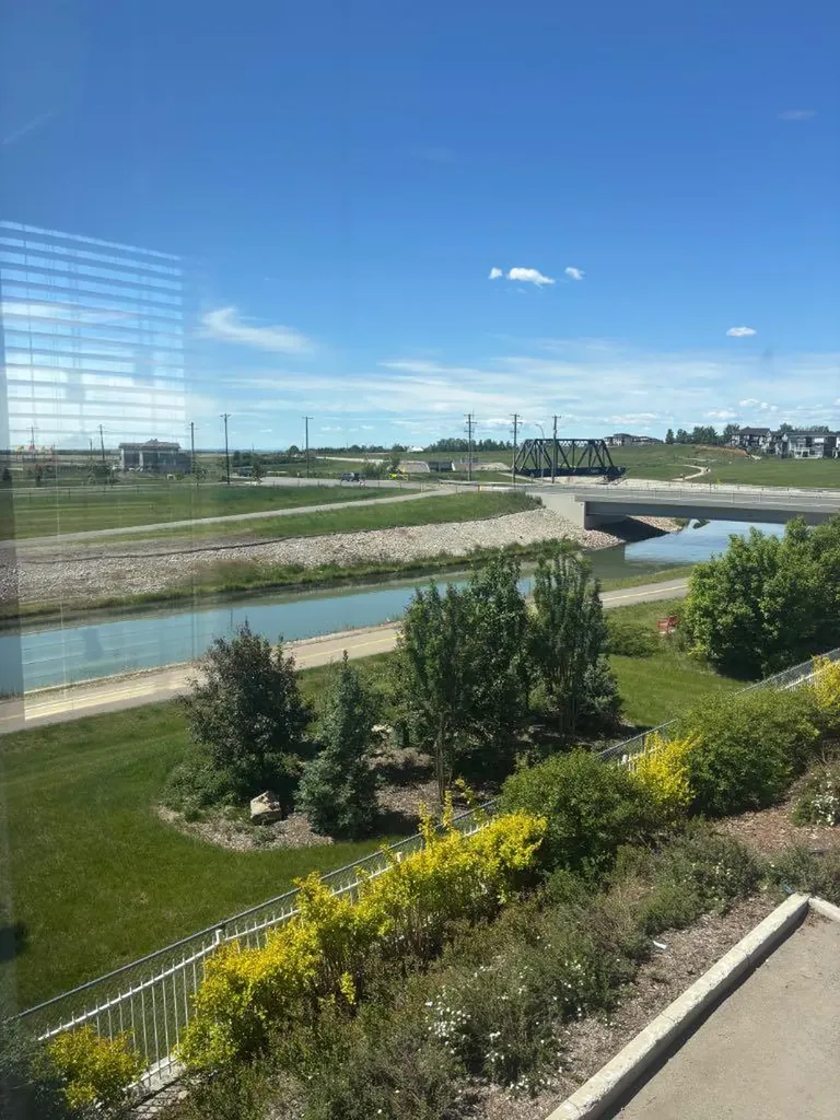 111 Rainbow Falls Gate Chestermere AB T1X 0Z5
