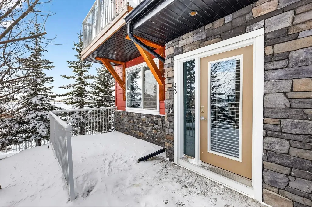111 Rainbow Falls Gate Chestermere AB T1X 0Z5