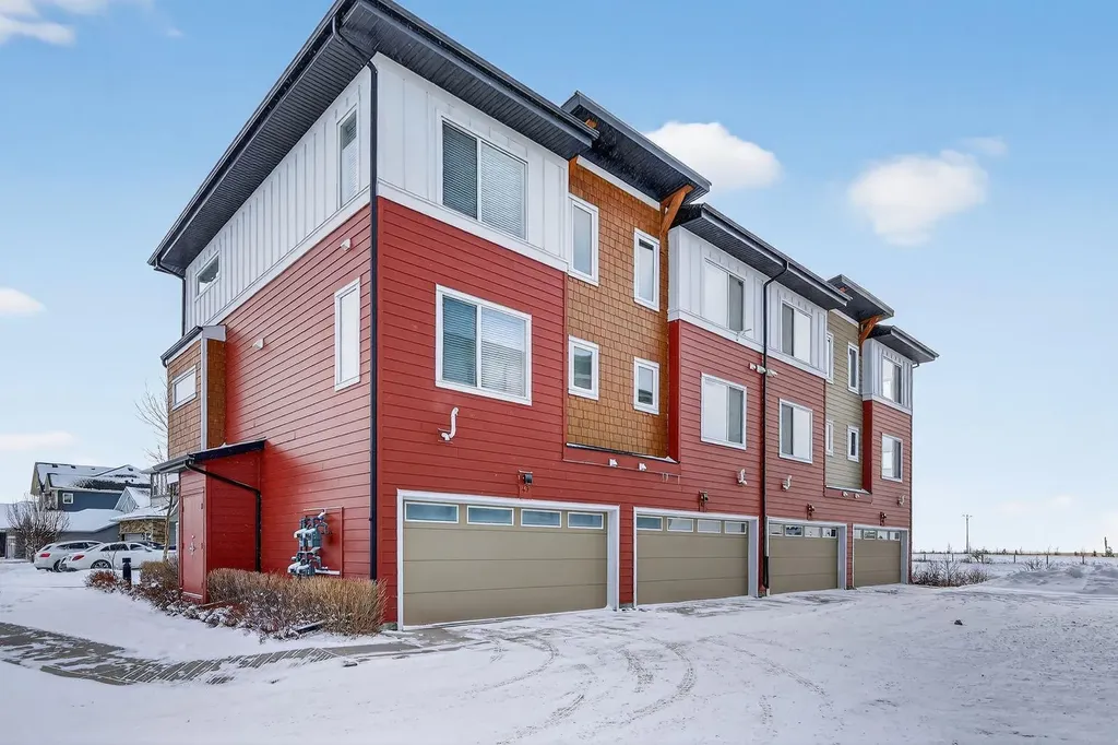111 Rainbow Falls Gate Chestermere AB T1X 0Z5