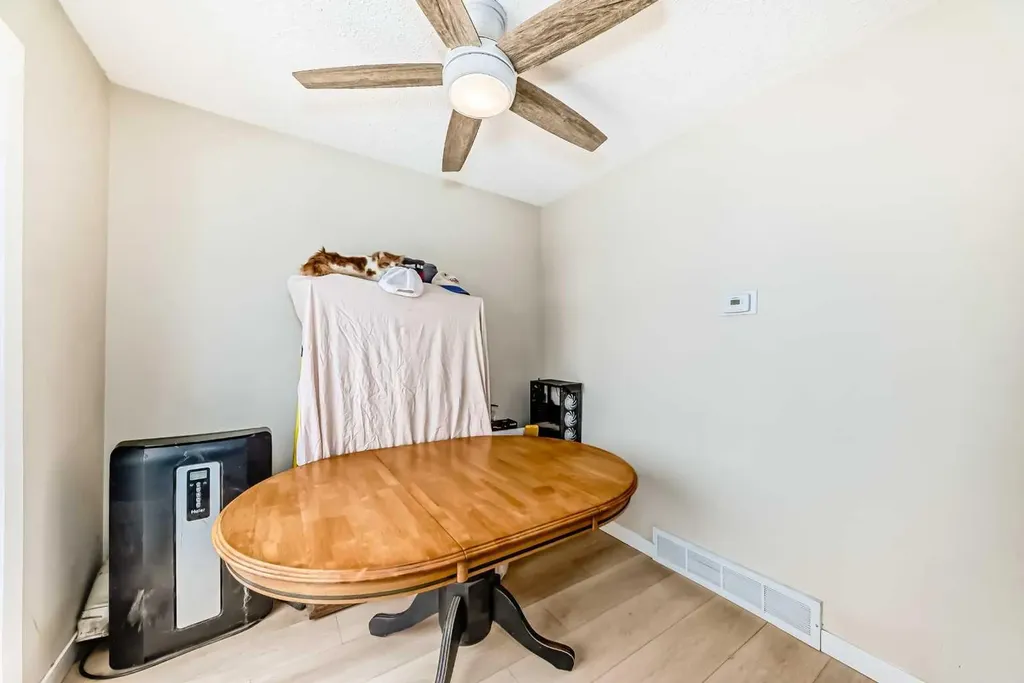 139 Bermuda Drive NW Calgary AB T3K 1H6