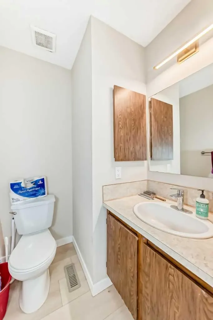 139 Bermuda Drive NW Calgary AB T3K 1H6