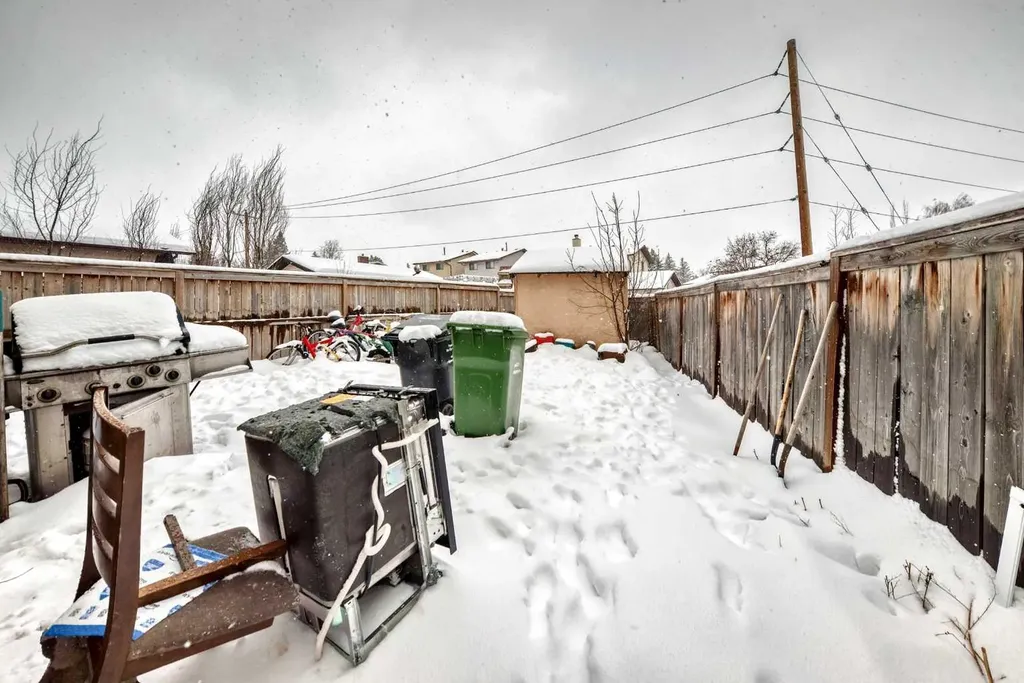 139 Bermuda Drive NW Calgary AB T3K 1H6