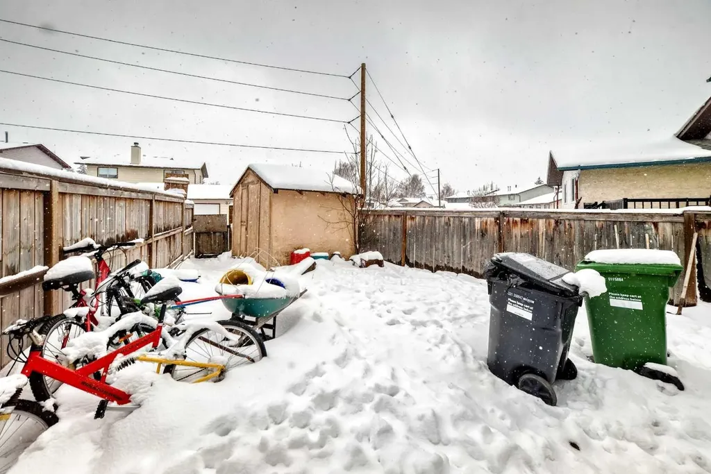 139 Bermuda Drive NW Calgary AB T3K 1H6