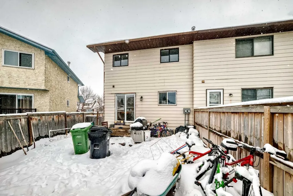 139 Bermuda Drive NW Calgary AB T3K 1H6