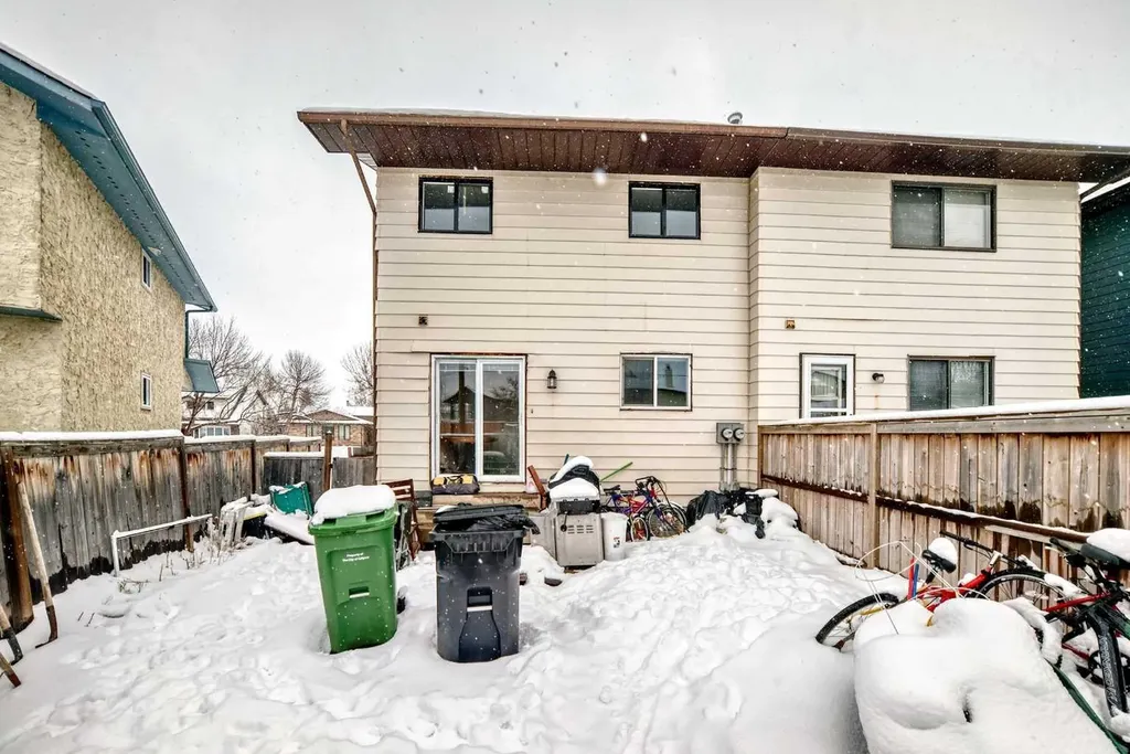 139 Bermuda Drive NW Calgary AB T3K 1H6