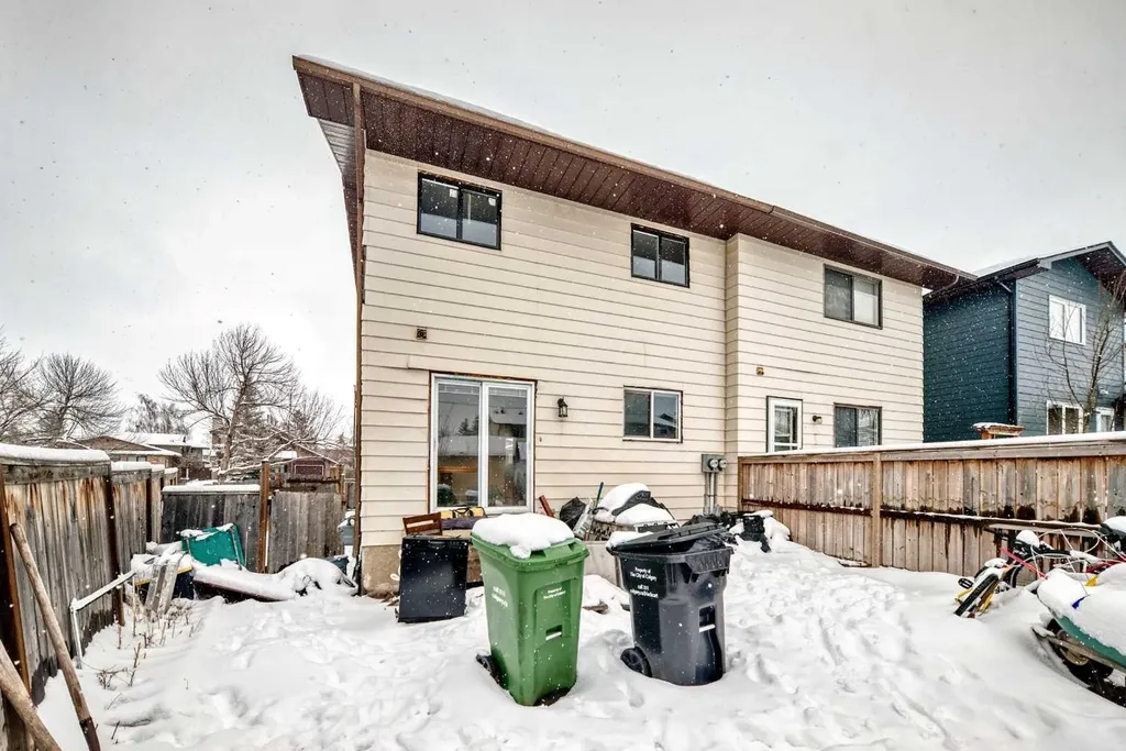 139 Bermuda Drive NW Calgary AB T3K 1H6