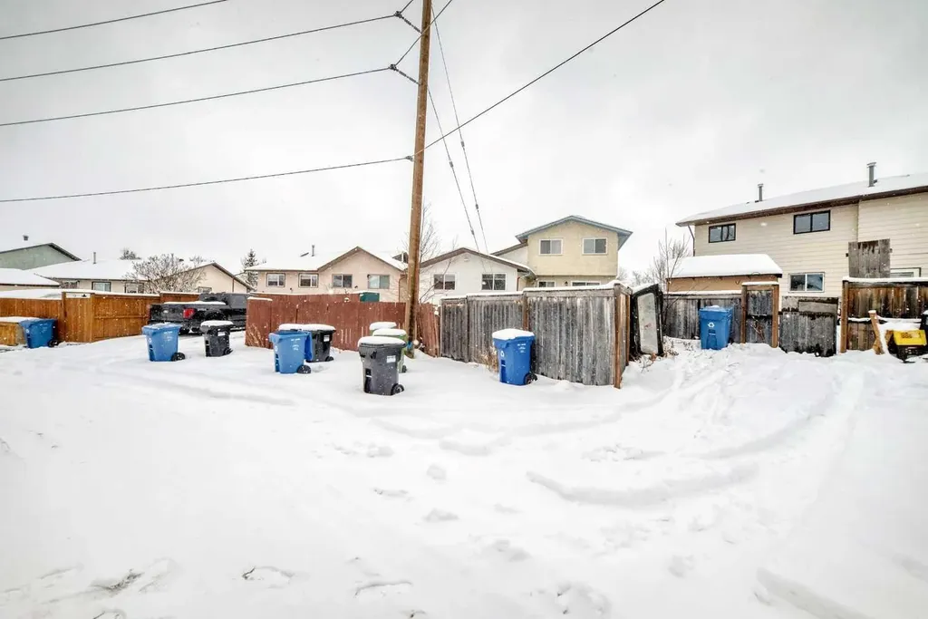 139 Bermuda Drive NW Calgary AB T3K 1H6