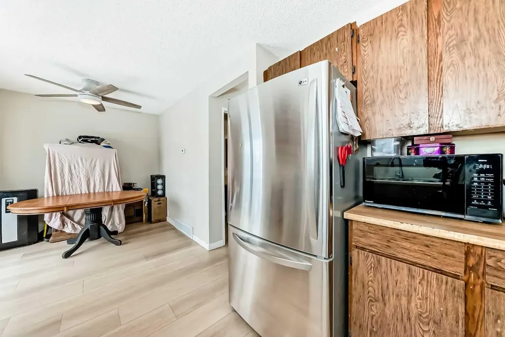 139 Bermuda Drive NW Calgary AB T3K 1H6