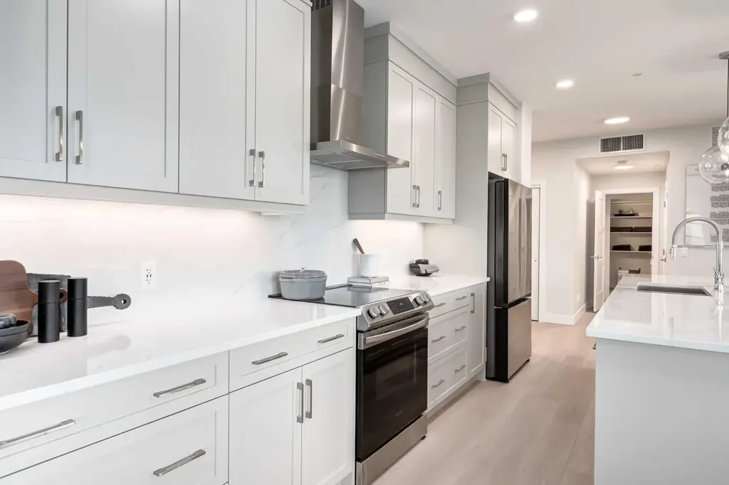 110 Greenbriar Place NW Calgary AB X0X 0X0