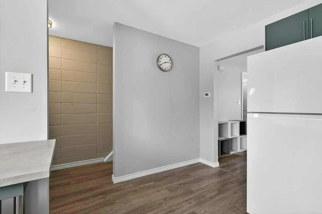 2211 19 Street NE Calgary AB T2E 4Y5