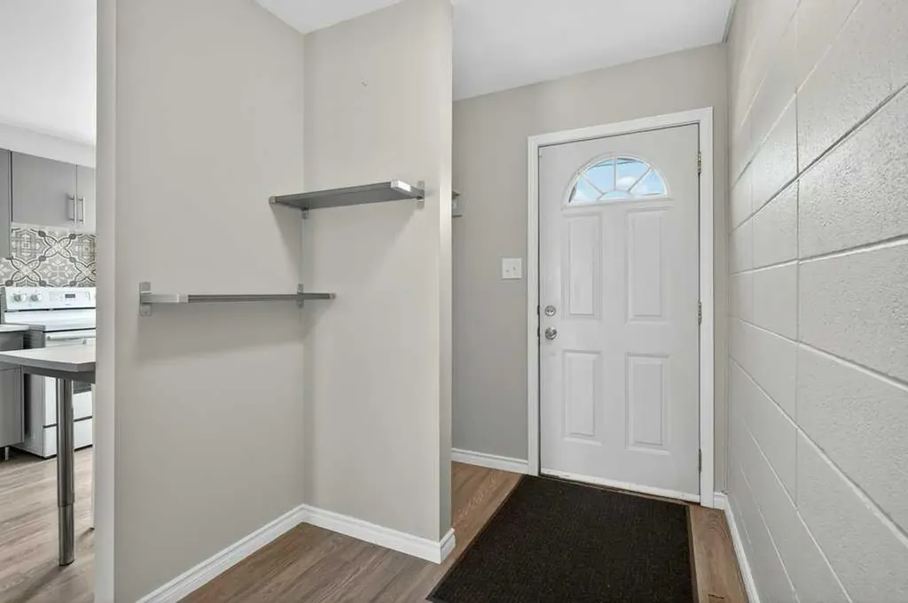 2211 19 Street NE Calgary AB T2E 4Y5