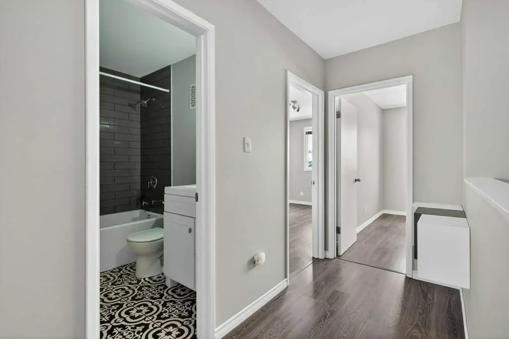 2211 19 Street NE Calgary AB T2E 4Y5