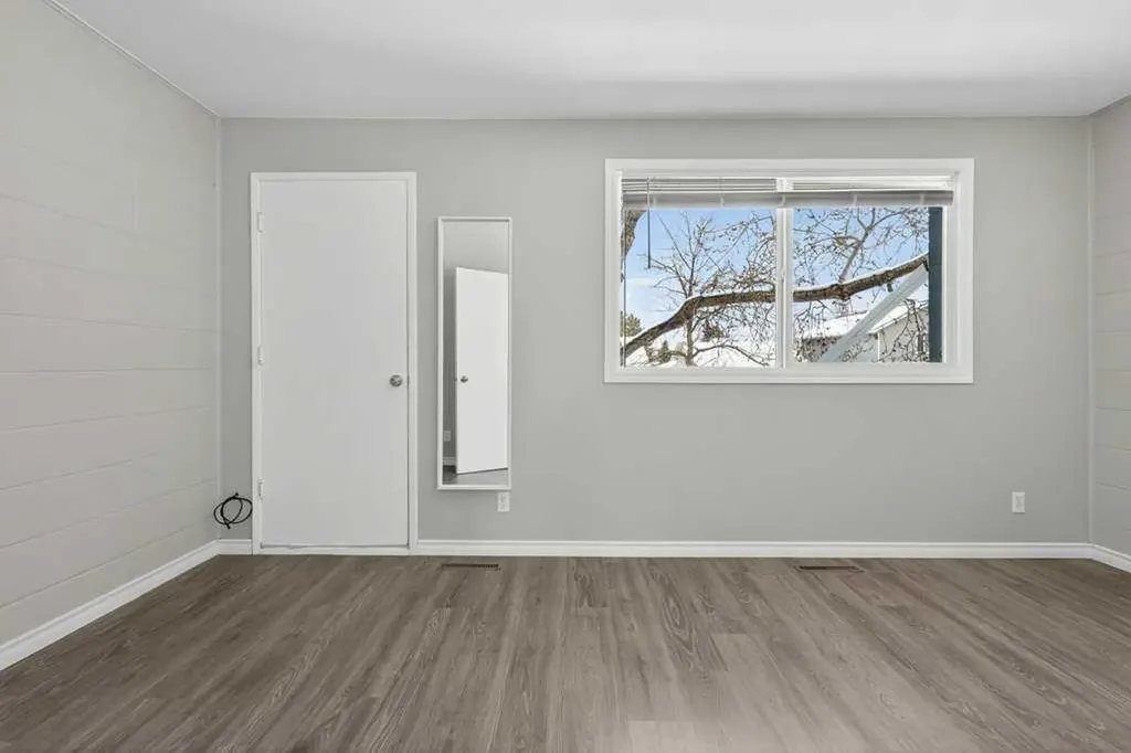 2211 19 Street NE Calgary AB T2E 4Y5