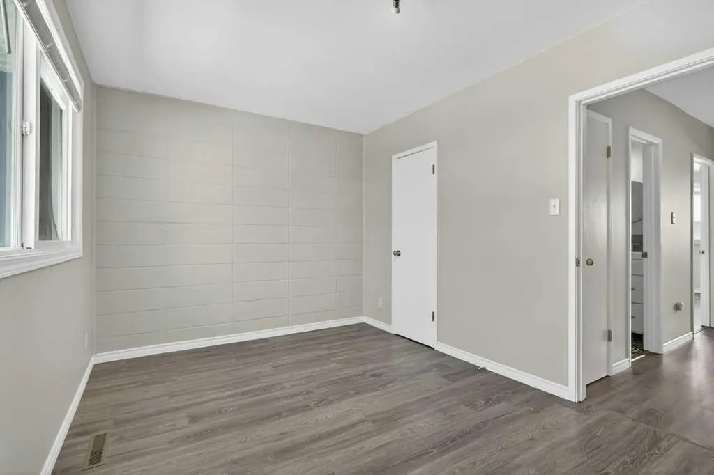 2211 19 Street NE Calgary AB T2E 4Y5