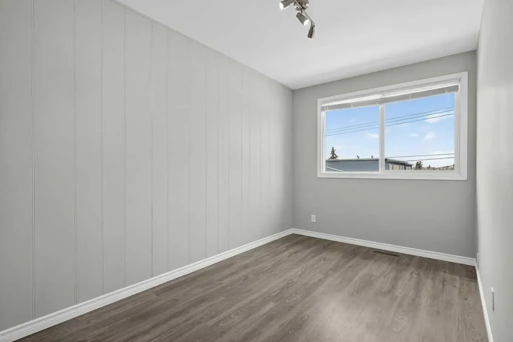 2211 19 Street NE Calgary AB T2E 4Y5
