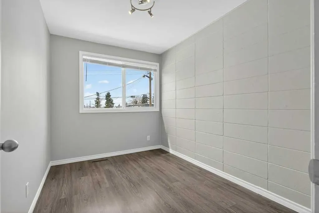 2211 19 Street NE Calgary AB T2E 4Y5