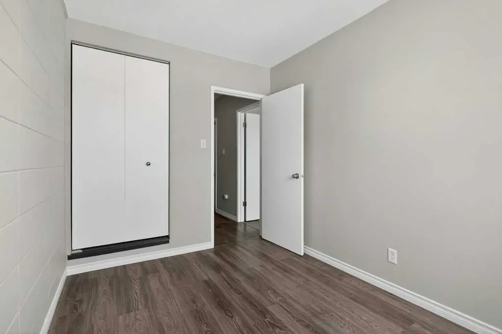 2211 19 Street NE Calgary AB T2E 4Y5