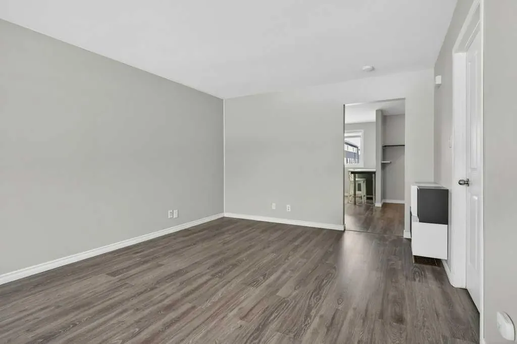 2211 19 Street NE Calgary AB T2E 4Y5