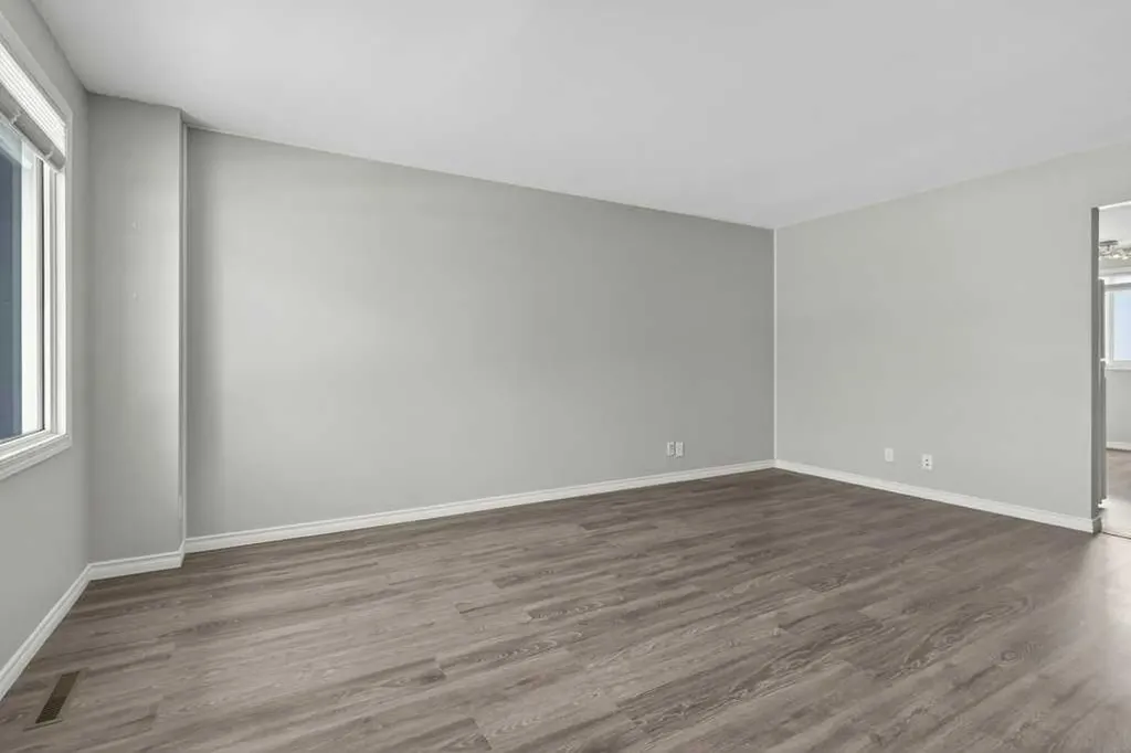 2211 19 Street NE Calgary AB T2E 4Y5