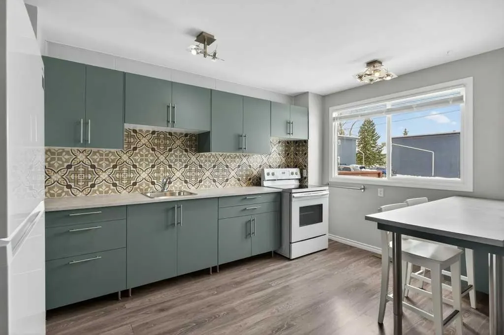 2211 19 Street NE Calgary AB T2E 4Y5