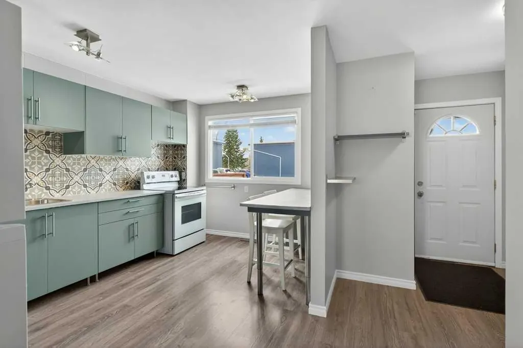 2211 19 Street NE Calgary AB T2E 4Y5