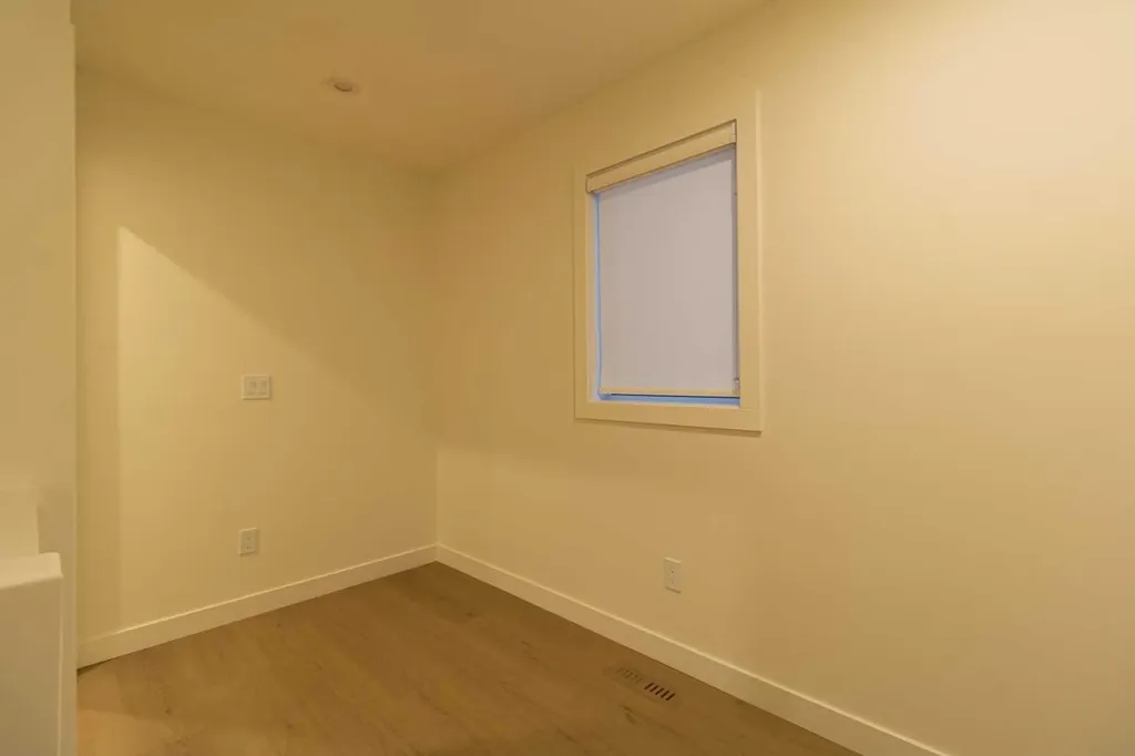 1512 21 Avenue NW Calgary AB T2M 1L8
