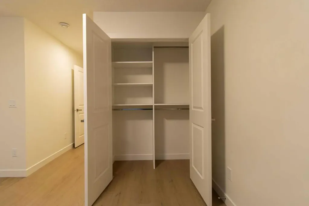 1512 21 Avenue NW Calgary AB T2M 1L8