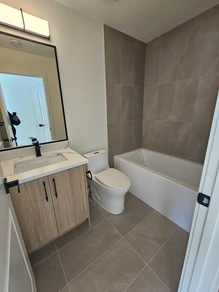 1512 21 Avenue NW Calgary AB T2M 1L8