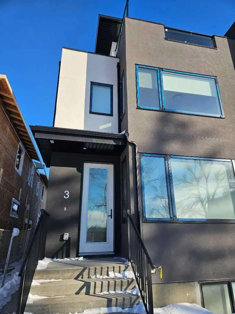 1512 21 Avenue NW Calgary AB T2M 1L8