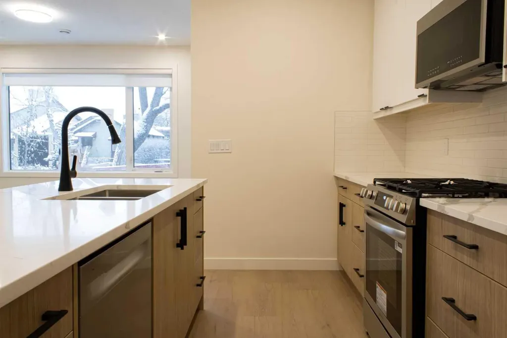 1512 21 Avenue NW Calgary AB T2M 1L8