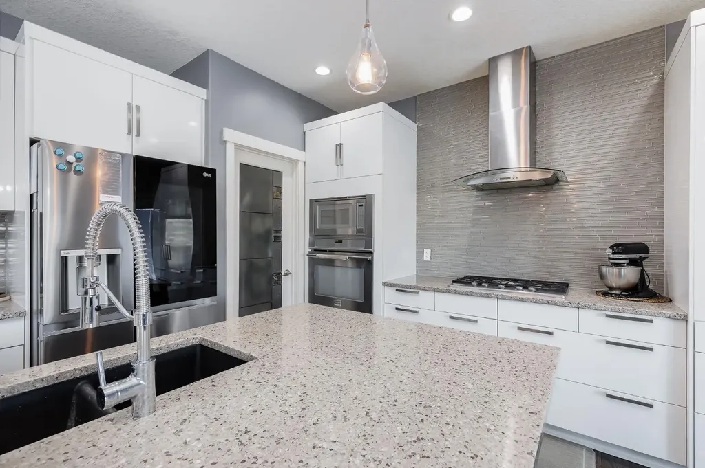 52 Cooperstown Place SW Airdrie AB T4B 3T5