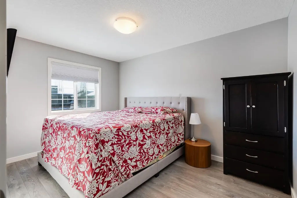 52 Cooperstown Place SW Airdrie AB T4B 3T5